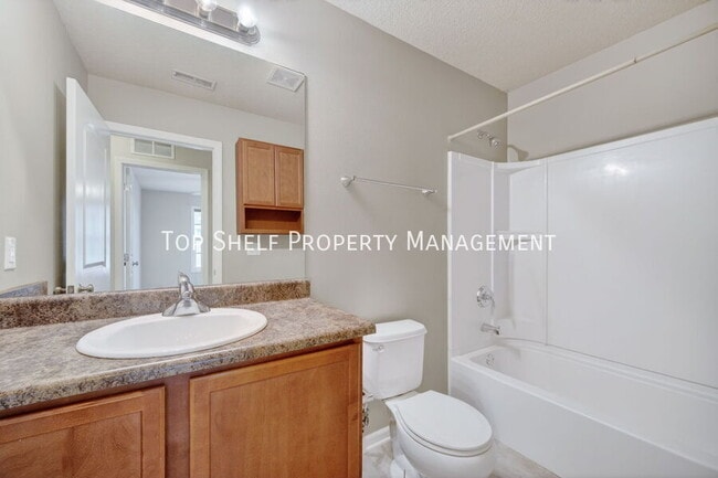 Building Photo - 9125 Greenspire Dr