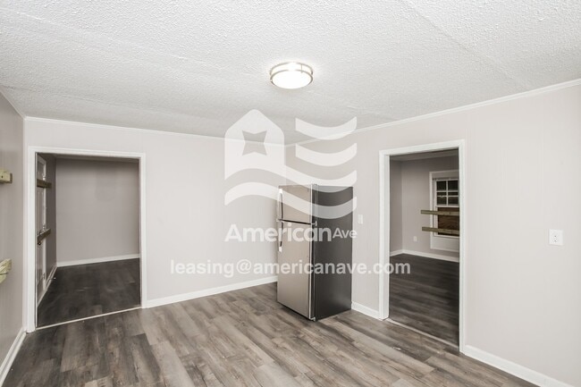 Building Photo - 4017 Tavineer Dr