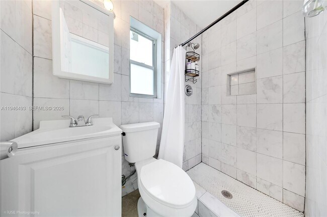 Building Photo - 1145 NW 3rd St