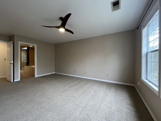 Building Photo - Stunning 4BR Home with Formal Living & Dining, Office & Gourmet Kitchen