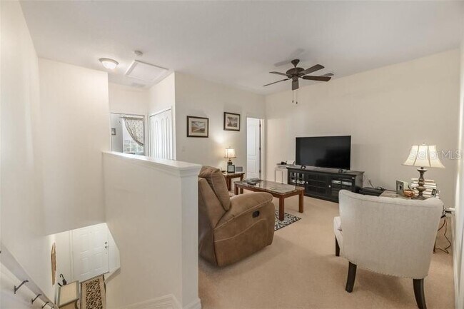 Building Photo - 366 Chelsea Dr
