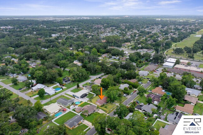 Building Photo - 1706 Western Rd