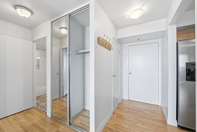 Building Photo - $1,545.95 with Free the first month's rent, 1 Bed - 1 Bath, Condo in Denver with Washer and Dryer!