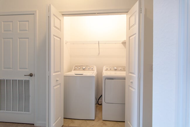 Building Photo - 20457 Lagente Cir