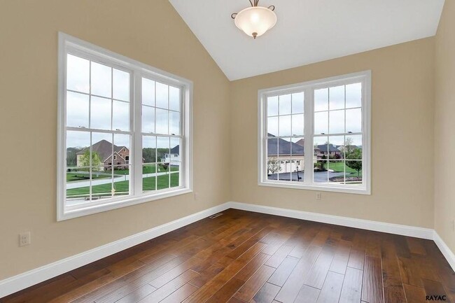 Building Photo - 1518 Guildford Ln