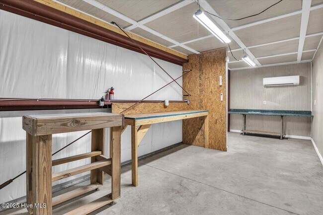 Building Photo - 7071 Old Oak Rd NW