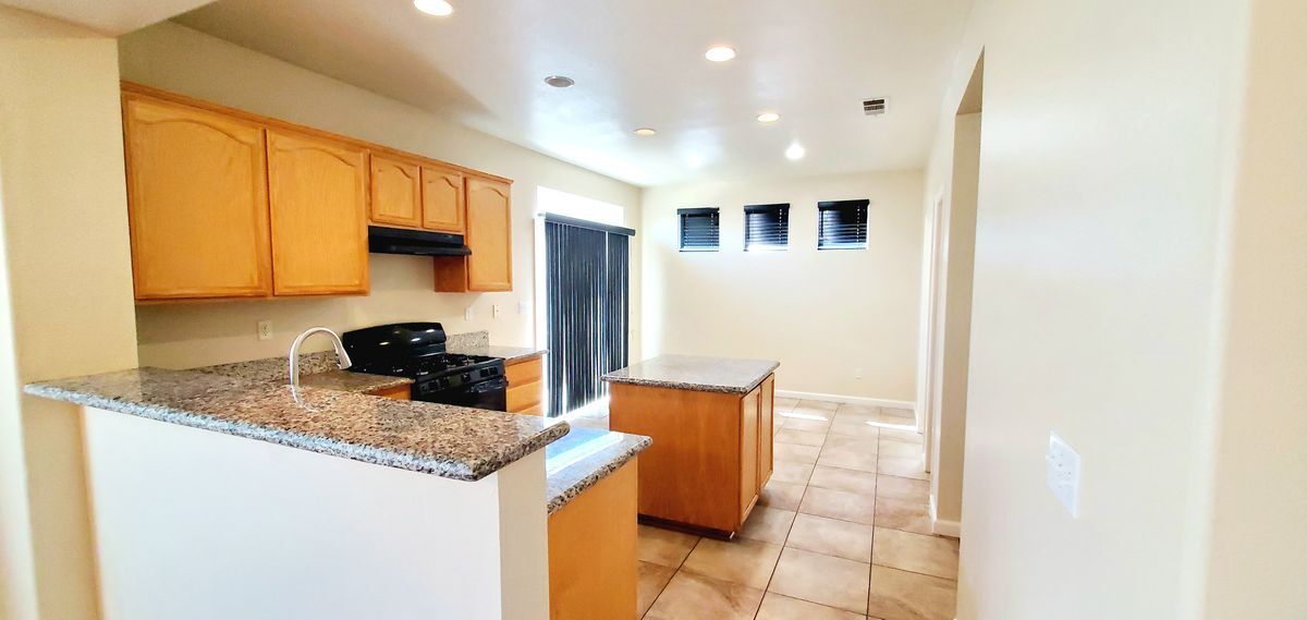 Building Photo - 1618 Fontanella Way