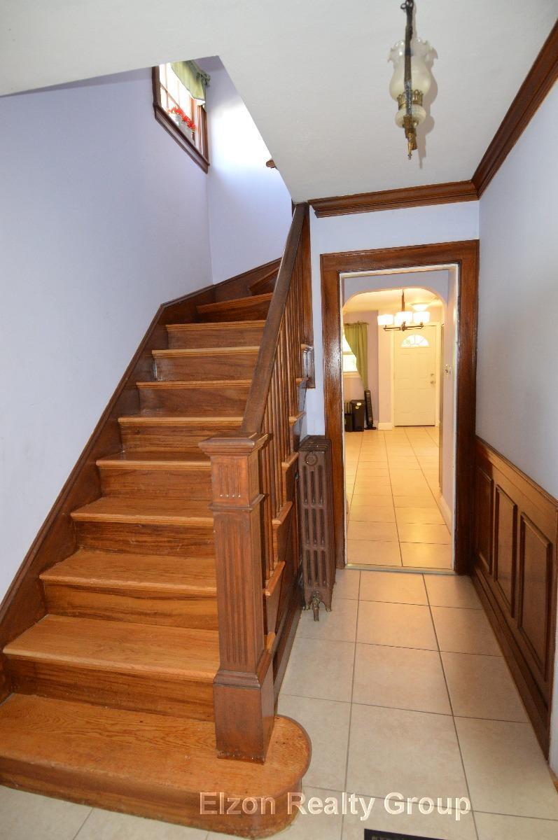 Building Photo - 52 Lane Park