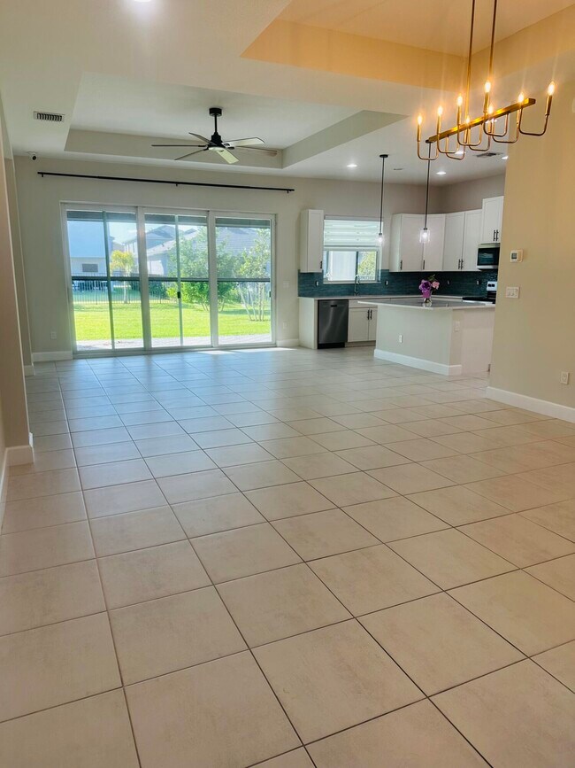 Building Photo - 5461 Pecan Dr