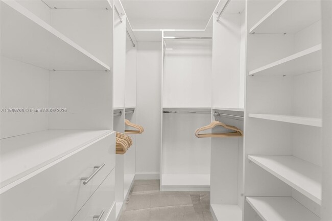 Building Photo - 16 Island Ave