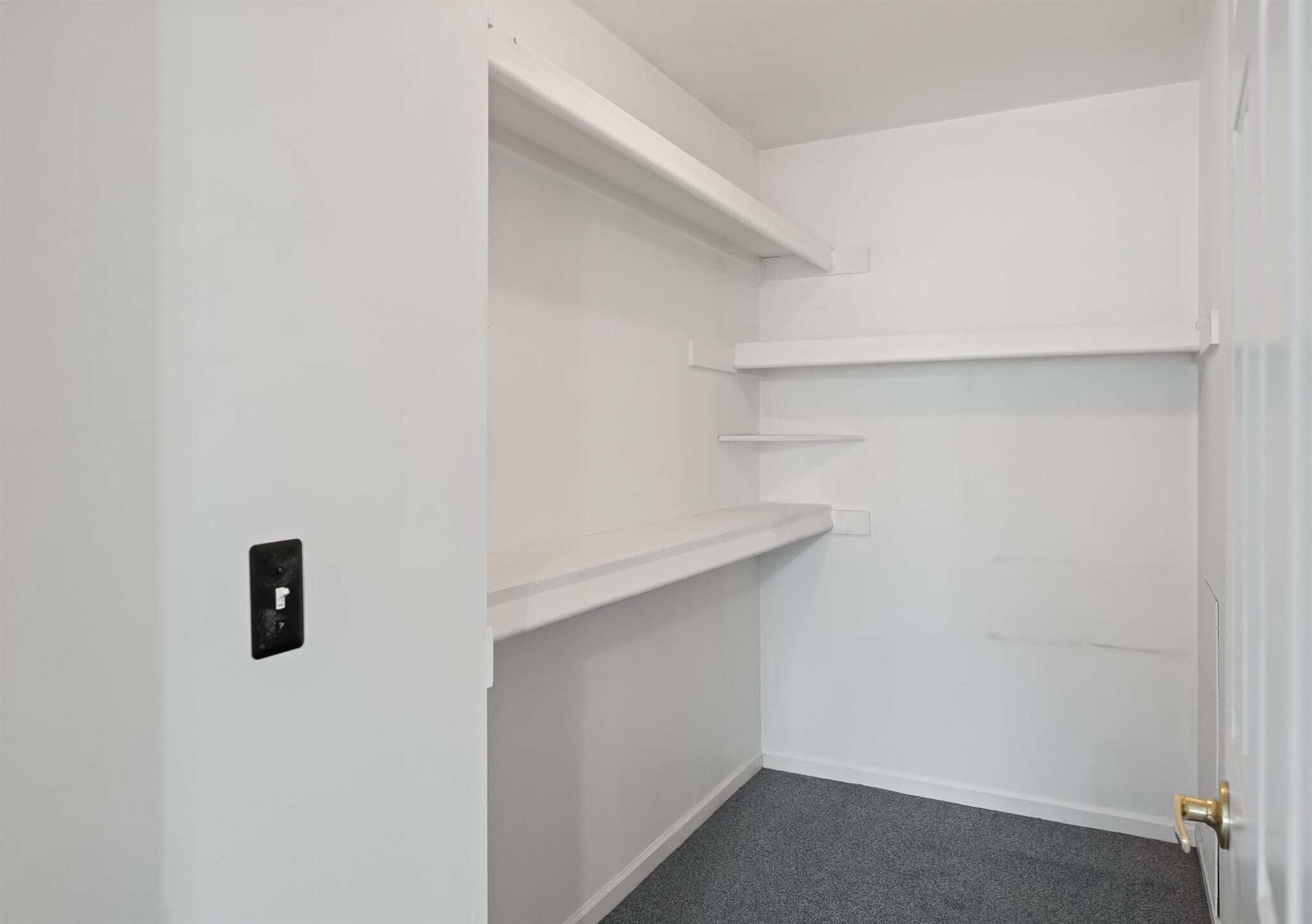 Building Photo - 512 W 12 Mile Rd