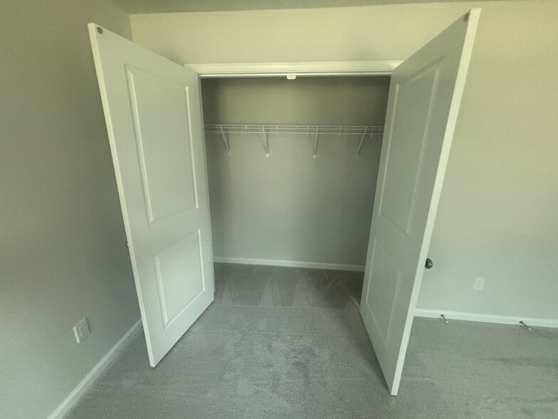 Building Photo - Room in Townhome on Poe Farm Ave