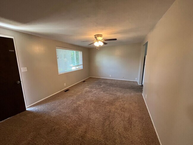 Building Photo - Weber Triplex