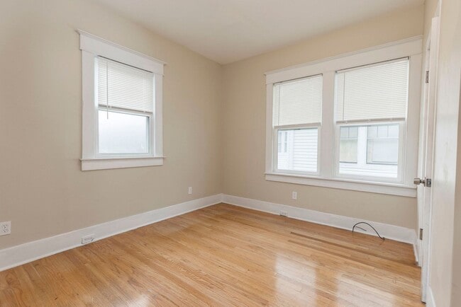 Building Photo - 4102 Sunset Ave