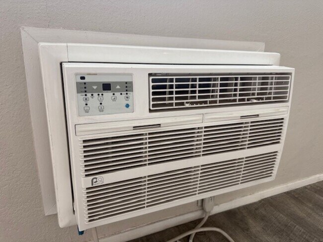 Building Photo - San Diego area/ Lemon Grove Renovated 1 bedroom in quiet neighborhood with Parking - MUST SEE thi...