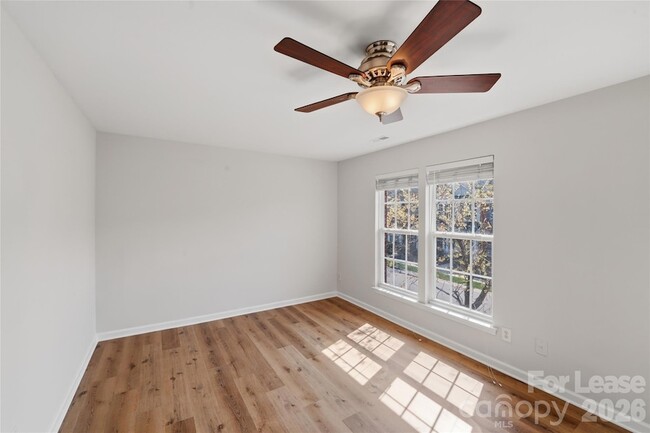 Building Photo - 4957 Sunburst Ln