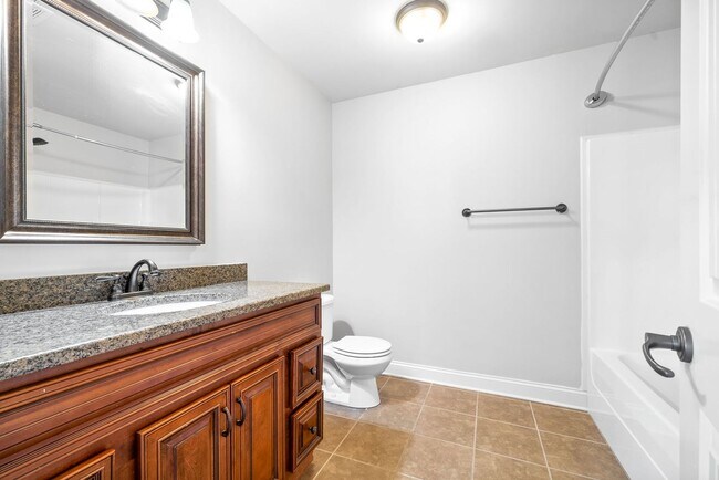 Building Photo - Three Bedroom with Bonus on Exit 8!