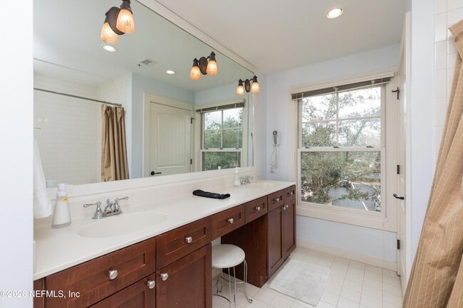 Building Photo - 945 Registry Blvd