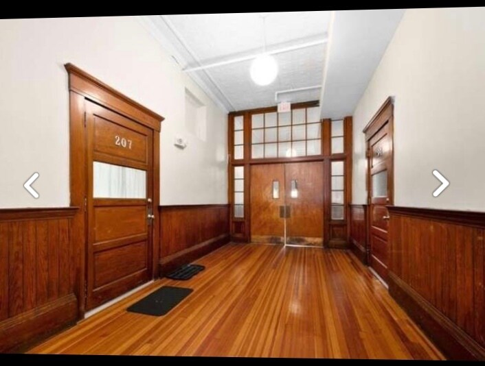 Building Photo - 28 Adams St