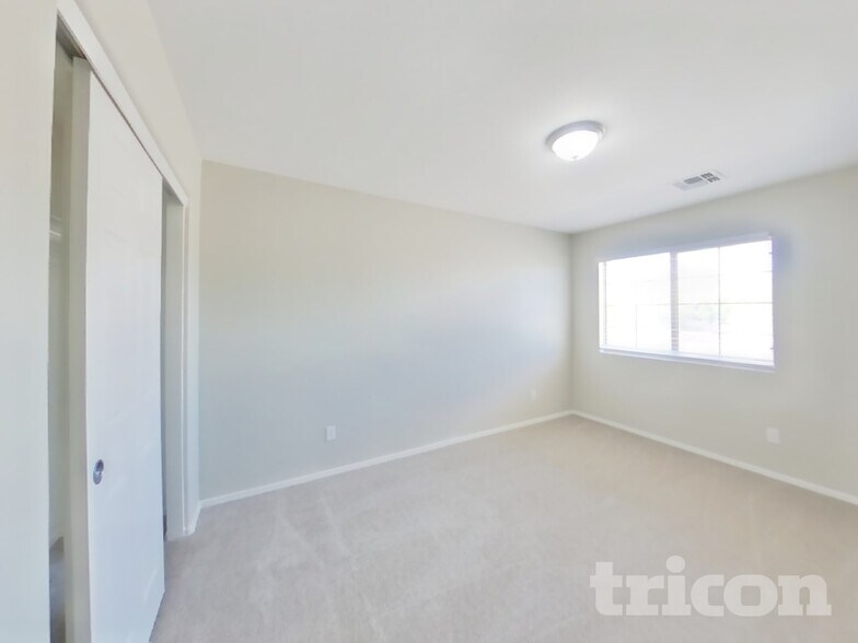 Building Photo - 34113 N Alison Dr