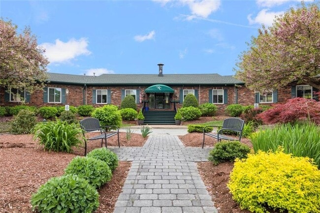 Building Photo - 144 Edaville Ct