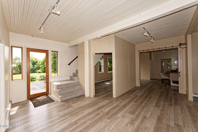 Building Photo - 1412 River Rd