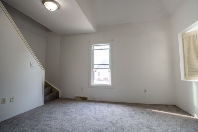 Building Photo - 919 Plum St