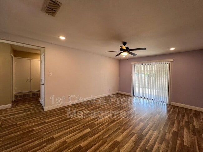 Building Photo - 1020 Pleasant Valley Ln