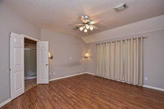 Building Photo - 2811 County Rd 64