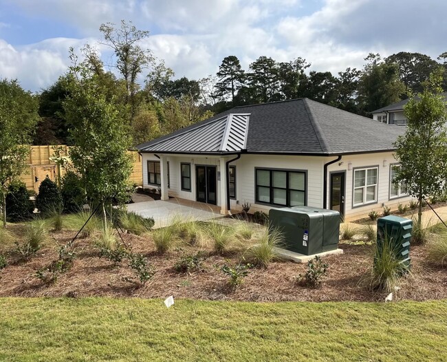Building Photo - Villas at Old 441