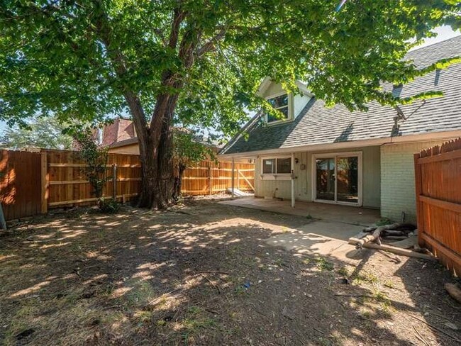 Building Photo - 404 Carter Dr