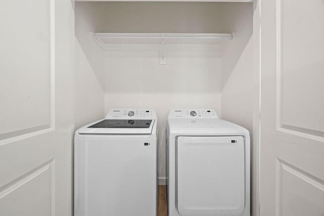 Building Photo - 1801 SW Poigai Wy