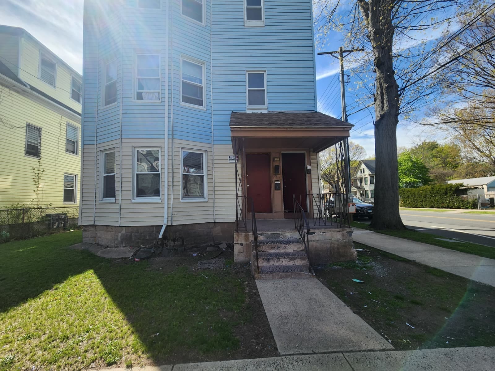 Building Photo - 722 Winchester Ave