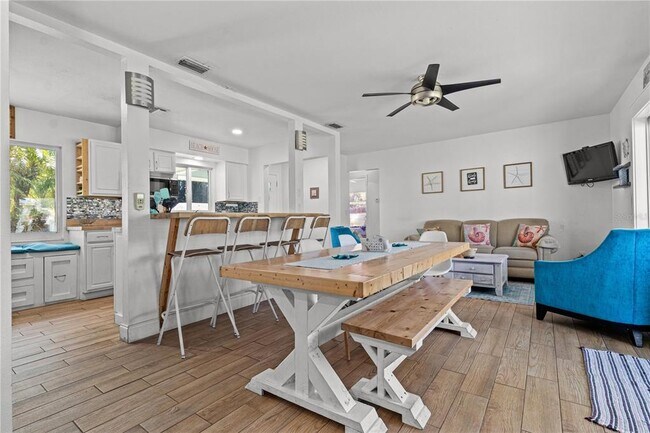 Building Photo - 604 Spencer Ave