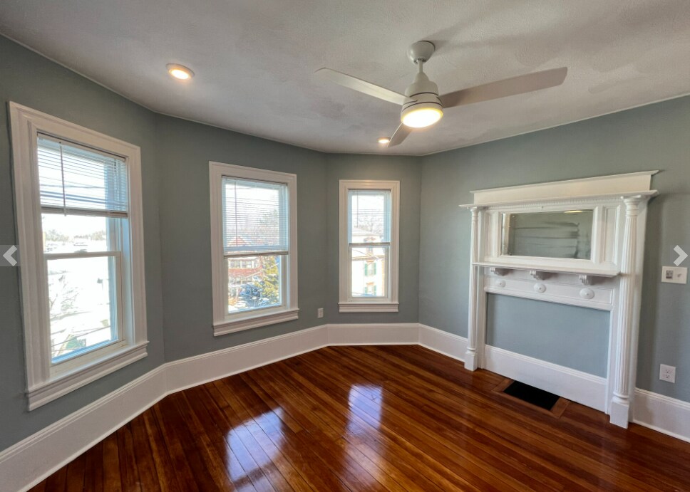 Building Photo - 2 Mossland St