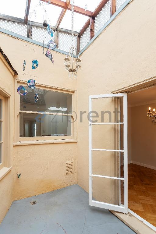 Building Photo - Unit