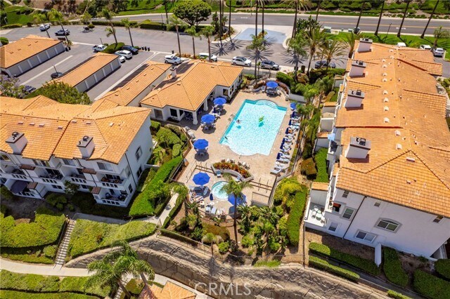 Building Photo - 30902 Club House Dr