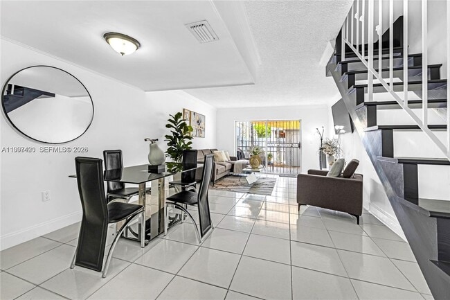 Building Photo - 1675 W 57th St