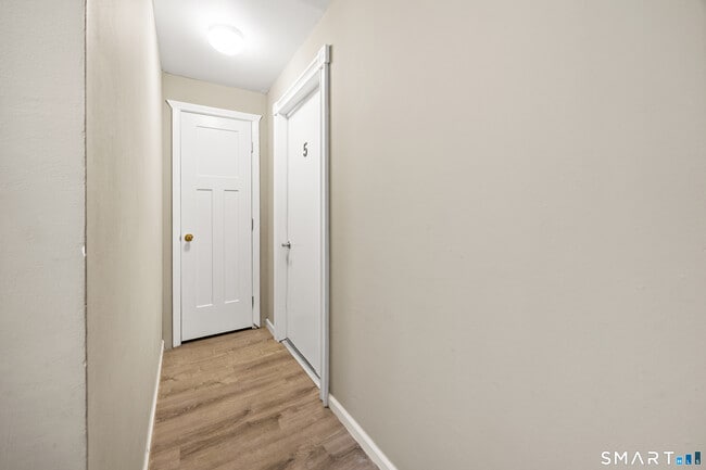 Building Photo - 70 Center St