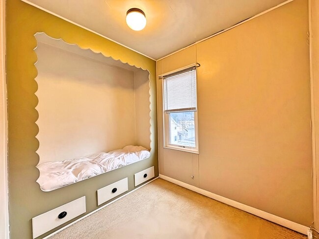 Building Photo - 303 Leavy Ave