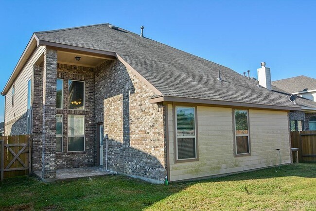 Building Photo - 26814 Harmony Shores Dr