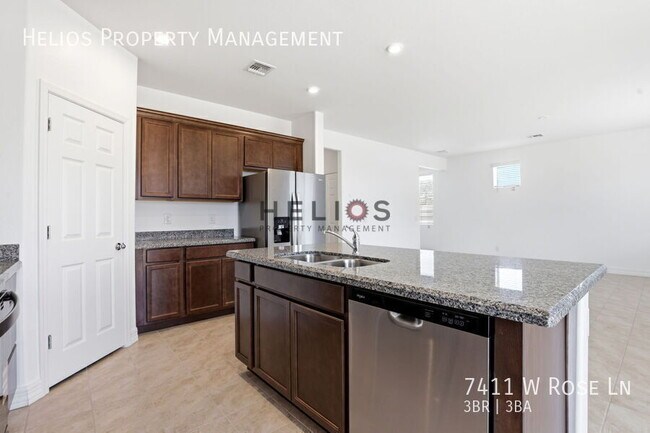 Building Photo - 7411 W Rose Ln