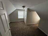 Building Photo - 117 Merigold Dr