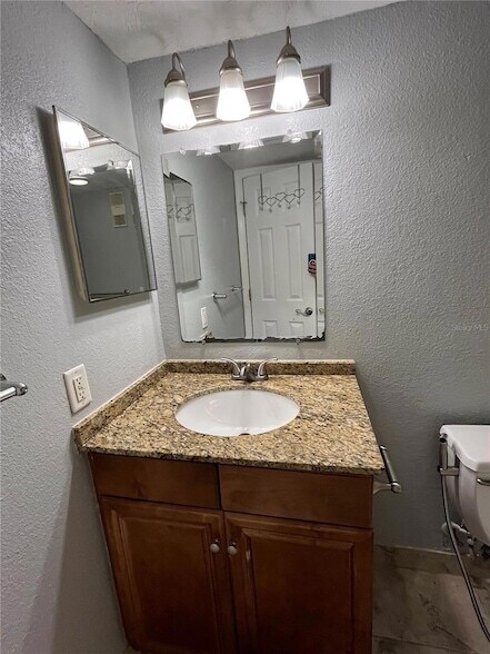 Building Photo - 2755 Coconut Bay Ln