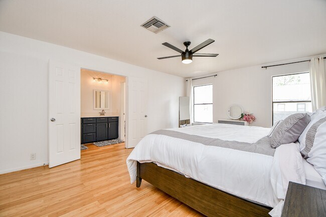 Building Photo - 2626 Bering Dr