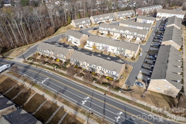 Building Photo - 10439 Benfield Rd