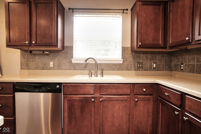 Building Photo - 11813 Traymoore Dr