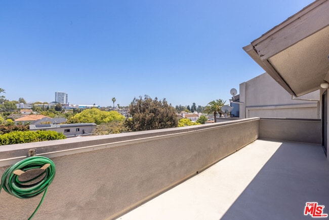 Building Photo - 2324 S Beverly Glen Blvd