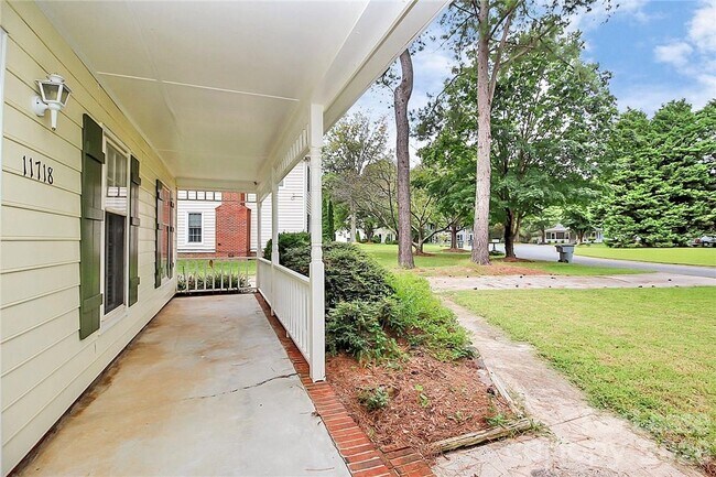 Building Photo - 11718 Fernhurst Ln