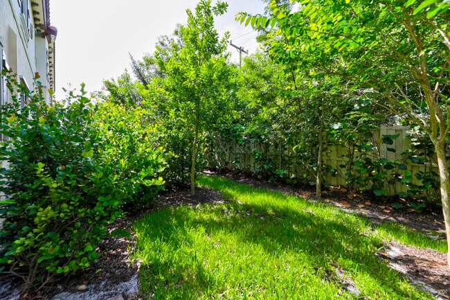 Building Photo - 4022 Devenshire Ct